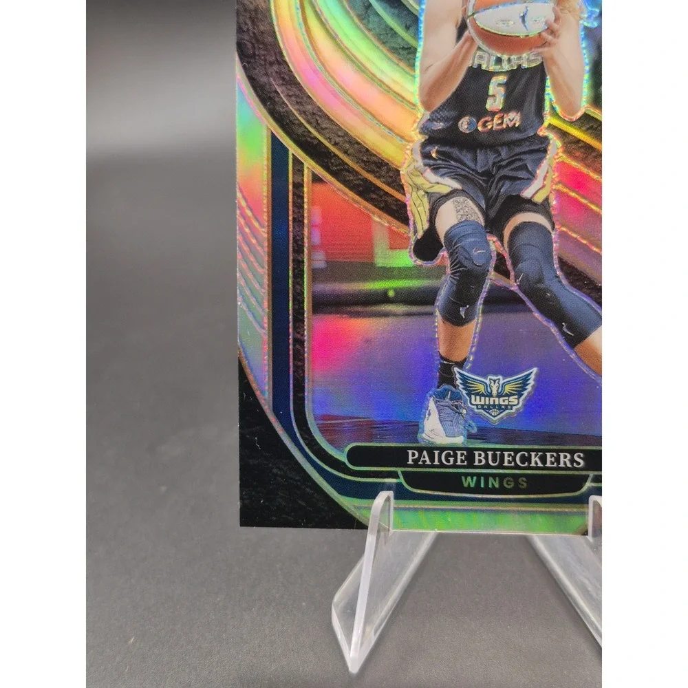 2025 Select WNBA Paige Buckers #118 Rookie Silver Prizm Premier Level (RC) Wings